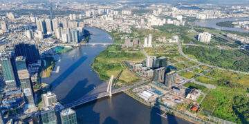 Vietnam pitches international financial center to San Francisco investors