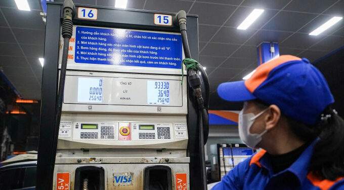 Vietnam taps $304M fund to hold down fuel prices