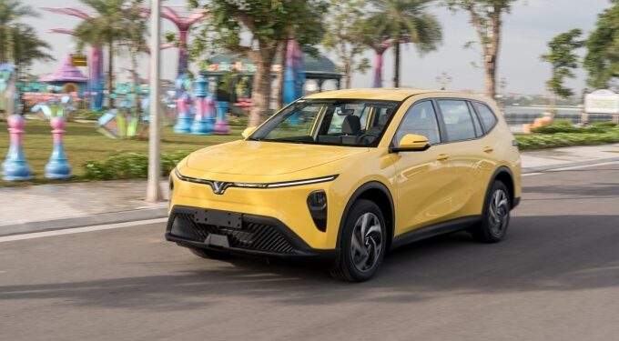 VinFast posts record revenue, EV deliveries in 2025