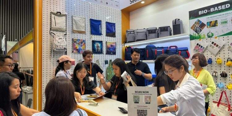 500 suppliers and 12,000 buyers explore sourcing opportunities in Vietnam