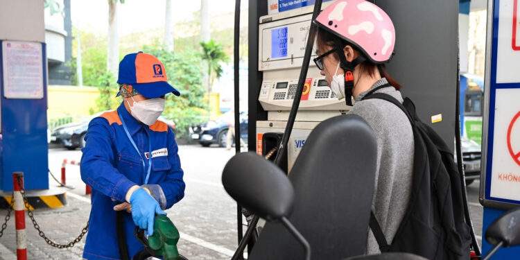 Bộ Công Thương nói gì về giá xăng dầu trong những ngày qua?