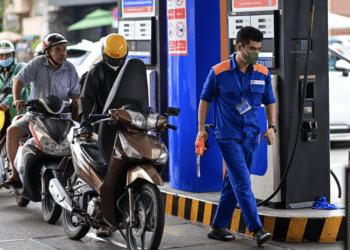 Bộ Công Thương thông tin rõ lý do giá xăng dầu giảm mạnh