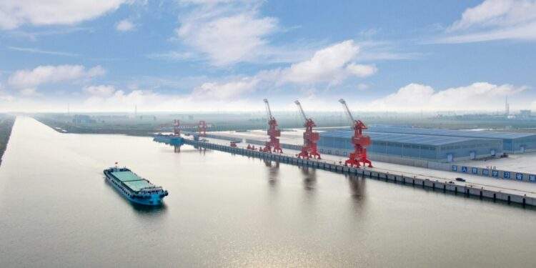 Boxing Port launches first foreign trade shipment to Philippines