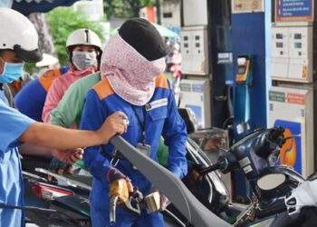 Chính phủ giảm thuế nhập khẩu xăng dầu về 0% đến hết 30-6