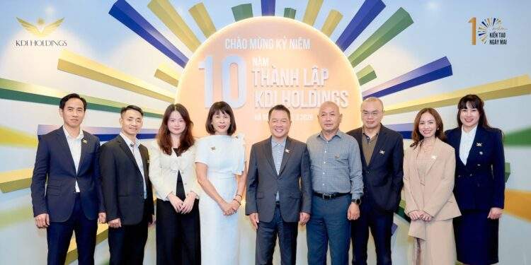 Con người, trải nghiệm, bền vững