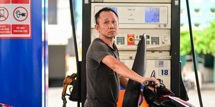 Dầu thế giới quay đầu giảm, trong nước hạ nhanh