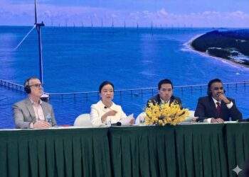 Đầu tư dự án hàng tỷ đô la nhưng bán điện thu VND, Chủ tịch REE chỉ ra rủi ro khiến các dự án điện gió gặp khó