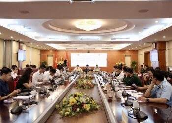 Toàn cảnh Buổi làm việc.