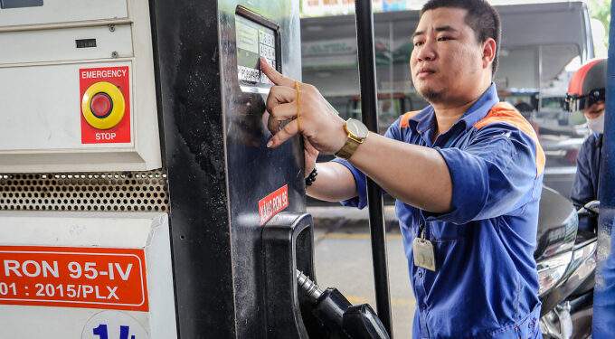 Diesel prices in Vietnam plunge to 4-week low