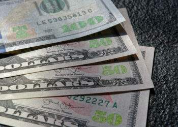 Dollar gains on black market