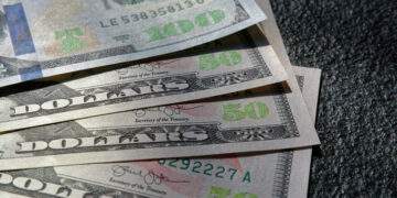 Dollar gains on black market