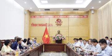 Quang cảnh buổi làm việc.