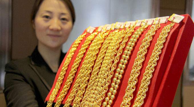 Fraudsters posing as police trick students into buying gold in Hong Kong for fake investigations