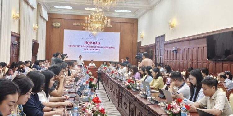 Giá vàng sốt rực, đại diện Ngân hàng Nhà nước thông tin nóng về hồ sơ xin cấp phép sản xuất vàng miếng