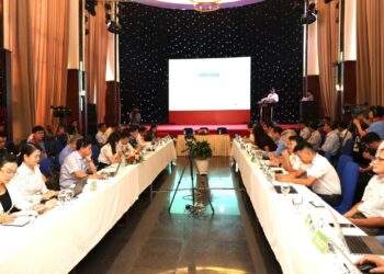 Quang cảnh Diễn đàn.