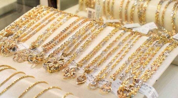 Gold prices dip - VnExpress International