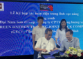 Trong khuôn khổ buổi làm việc cũng diễn ra Lễ Ký hợp tác toàn diện trong lĩnh vực năng lượng giữa Đại Nam Sơn Group, Công ty CPTM Năng lượng xanh và Công ty TNHH Dầu khí Khai Bình