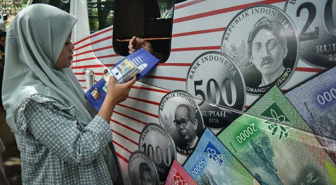 Indonesia steps up local currency use to reduce reliance on US dollar