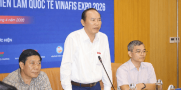 Thứ trưởng Phùng Đức Tiến: