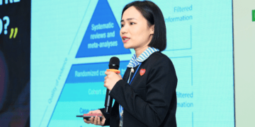 Kiểm soát cận thị trên lâm sàng