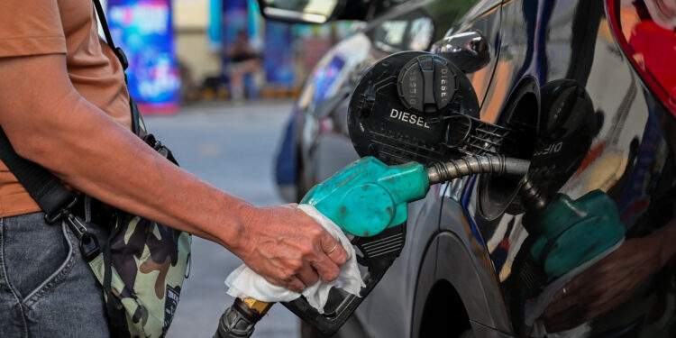 Lao dốc sau tuyên bố của Mỹ