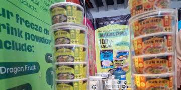 Lịch làm việc 'kỳ lạ' tại quốc gia Hồi giáo, cảnh giác với ‘hợp đồng nhân đạo'