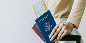 Một loạt chủ hộ, cá nhân kinh doanh có tên sau bị tạm hoãn xuất cảnh