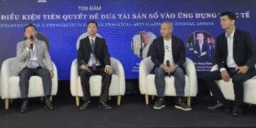 Các chuyên gia chia sẻ tại buổi ra mắt Nền tảng DataX tại Đà Nẵng.