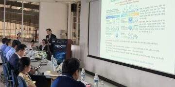 PGS. TS Lê Hoài Quốc chia sẻ tại tọa đàm: “Tự động  hóa nhà máy trong chuỗi cung ứng sản xuất: Cơ hội và Thách thức cho doanh nghiệp Việt Nam”.