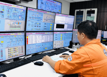 Nhu cầu điện lập kỷ lục, các nhà máy căng mình đảm bảo cung ứng