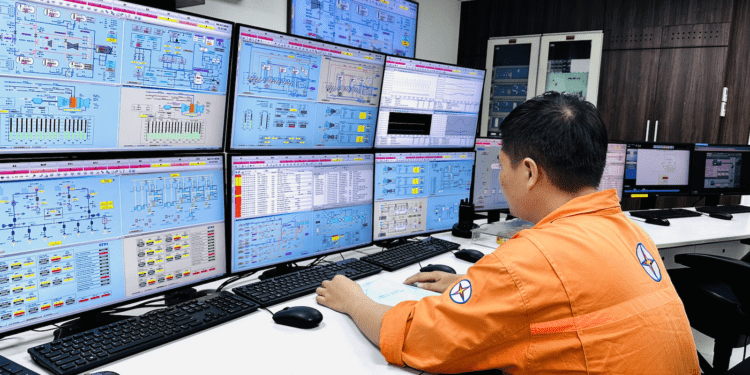 Nhu cầu điện lập kỷ lục, các nhà máy căng mình đảm bảo cung ứng