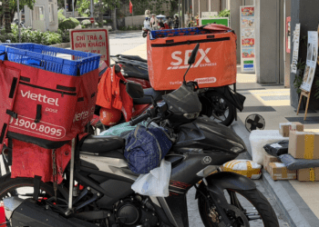 Phí giao hàng chỗ tăng, chỗ giảm