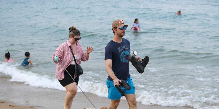 'Quay xe' Thái Lan, khách châu Âu lần đầu bay charter đến Việt Nam vào mùa hè