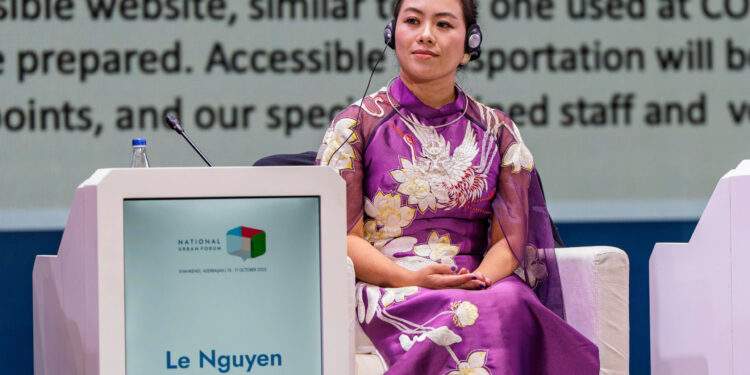 Bà Lê Nguyễn Thiên Nga tham dự Diễn đàn Đô thị quốc gia tại Azerbaijan vào tháng 10/2025.