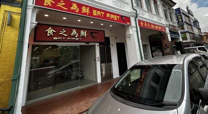 Singapore restaurant hit with one-star reviews for charging family $1.5 for outside drinks