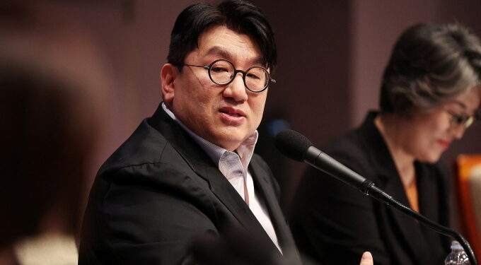 South Korea police seek detention warrant for BTS agency's billionaire founder Bang Si-hyuk