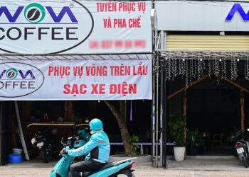 TPHCM kêu gọi Vingroup, Grab, Be,… hỗ trợ cho người dân chuyển đổi sang xe điện