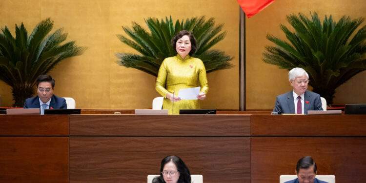 Phó Chủ tịch Quốc hội Nguyễn Thị Hồng điều hành Phiên họp