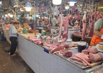 Tiếp tục giảm ở chợ đầu mối