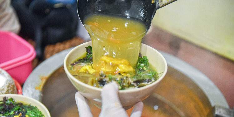 Tin bạn thân giao cả quán, chủ quán mất hàng trăm triệu sau 4 tháng