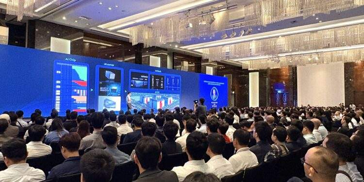 Toàn cảnh sự kiện. 