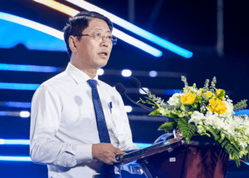 Ông Trần Song Tùng: Ninh Bình là vùng đất hiếm có khi hội tụ đầy đủ ba vùng địa hình gồm miền núi, đồng bằng và ven biển.