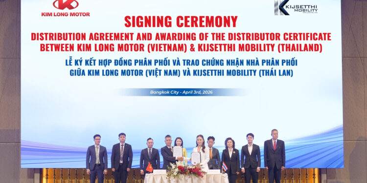 Xe bus Kim Long Motor lấn sân sang thị trường Thái Lan