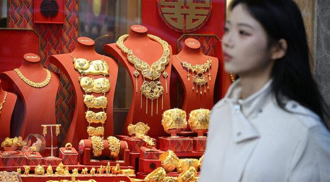 Asian heirs start managing family fortunes in their 20s