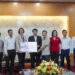 Trao tặng khoản viện trợ không hoàn lại Ứng phó khẩn cấp và phục hồi sớm bao trùm cho Thái Nguyên. Ảnh do UNDP cung cấp. 
