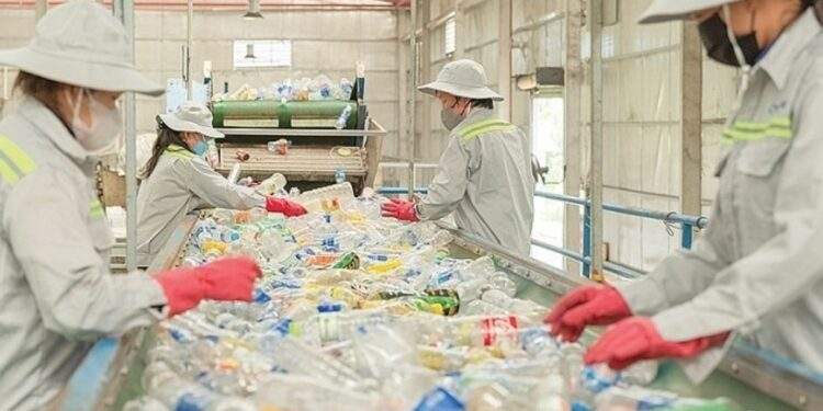 Companies required to pay recycling fees based on waste output
