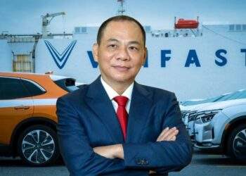 'Cơn sóng thần' từ VinFast khiến trùm cầm đồ 468.975 xe máy phải thay đổi, vua xe sang xoay trục, đại gia xăng dầu gấp rút mở trạm sạc