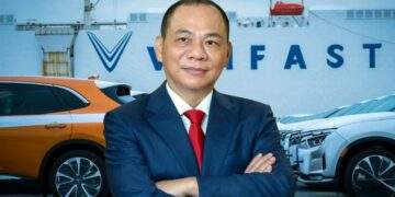 'Cơn sóng thần' từ VinFast khiến trùm cầm đồ 468.975 xe máy phải thay đổi, vua xe sang xoay trục, đại gia xăng dầu gấp rút mở trạm sạc