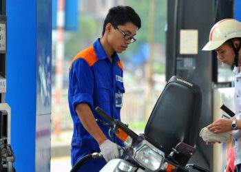 Dầu thế giới tăng nhanh, trong nước duy trì mức thấp