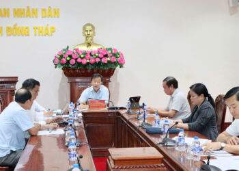 Phó Chủ tịch Ủy ban nhân dân tỉnh Nguyễn Phước Thiện chủ trì buổi làm việc - Nguồn: Cổng thông tin điện tử Đồng Tháp